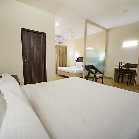 Avenue 11 Premium Stays Madurai Bagian luar foto