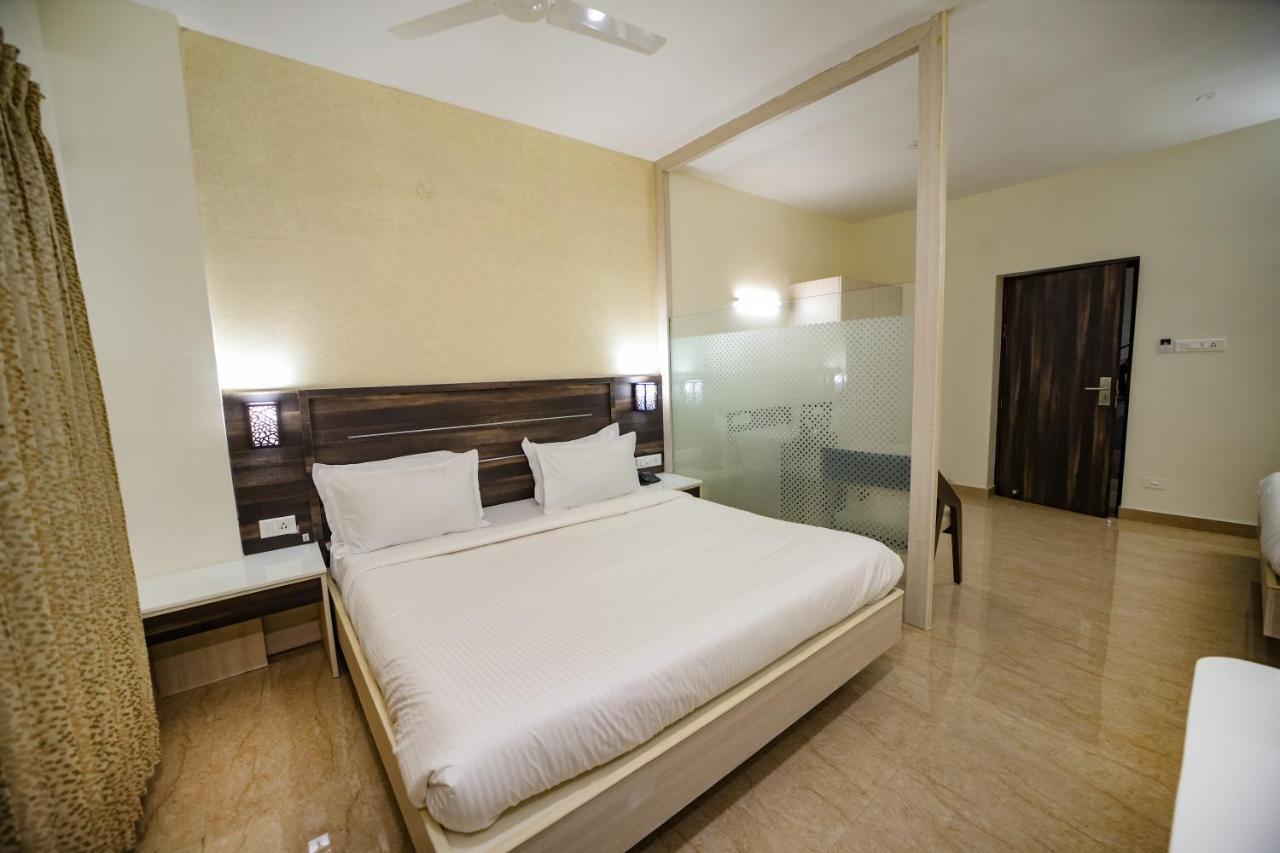 Avenue 11 Premium Stays Madurai Bagian luar foto