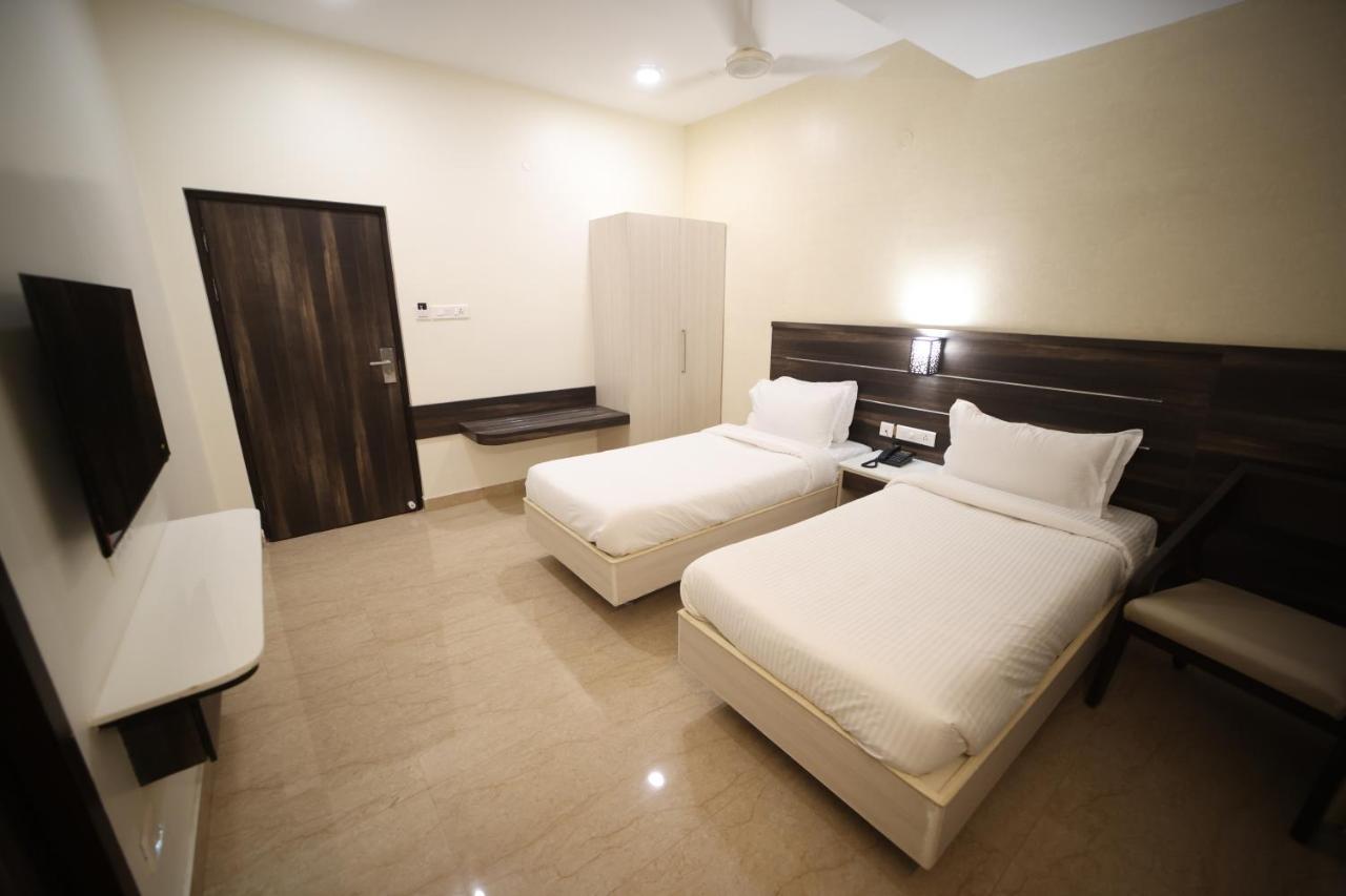 Avenue 11 Premium Stays Madurai Bagian luar foto