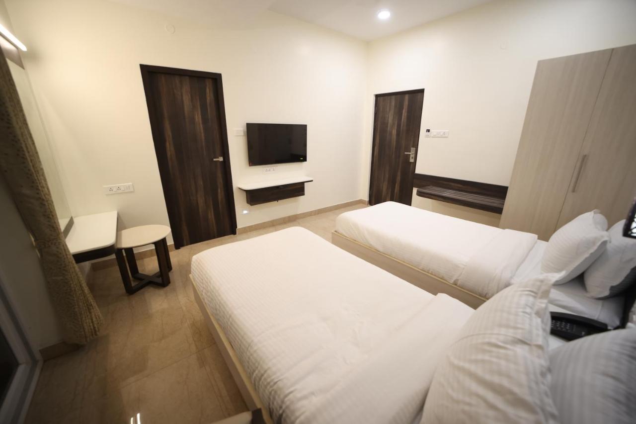 Avenue 11 Premium Stays Madurai Bagian luar foto