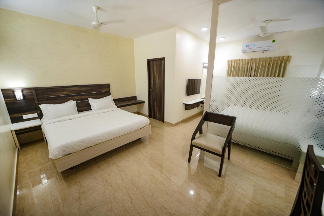 Avenue 11 Premium Stays Madurai Bagian luar foto